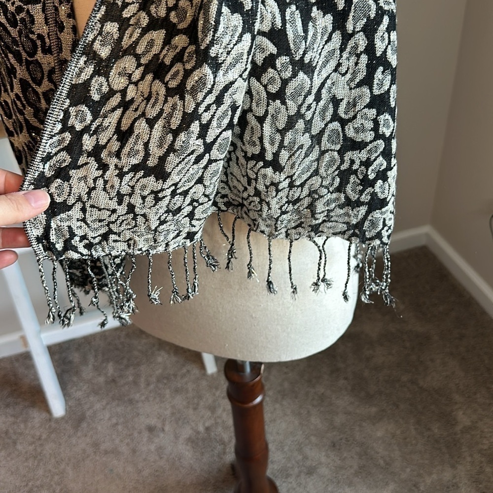 Animal Print Scarf with Fringe - Picture 16 of 17